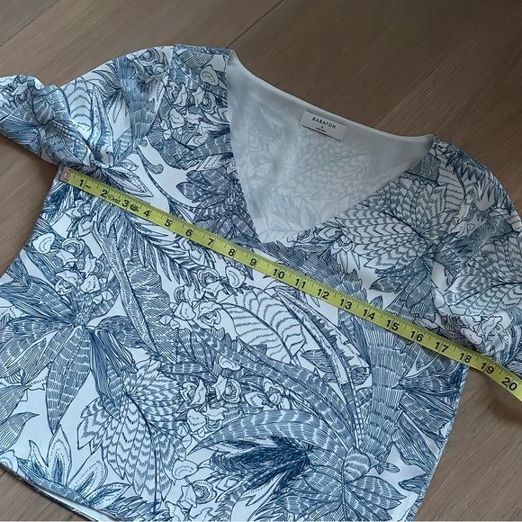 Babaton Blue and White Top Size S 💙🦋 - Picture 2 of 6